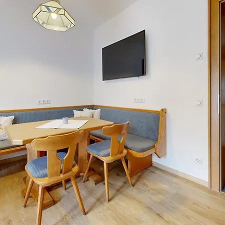 Gæstehus Brixana 4*