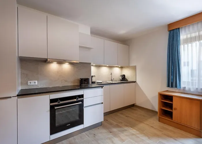 게스트하우스 Brixana 4*