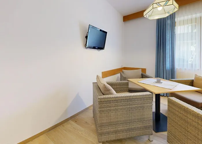 招待所 Brixana 布利克森塔勒